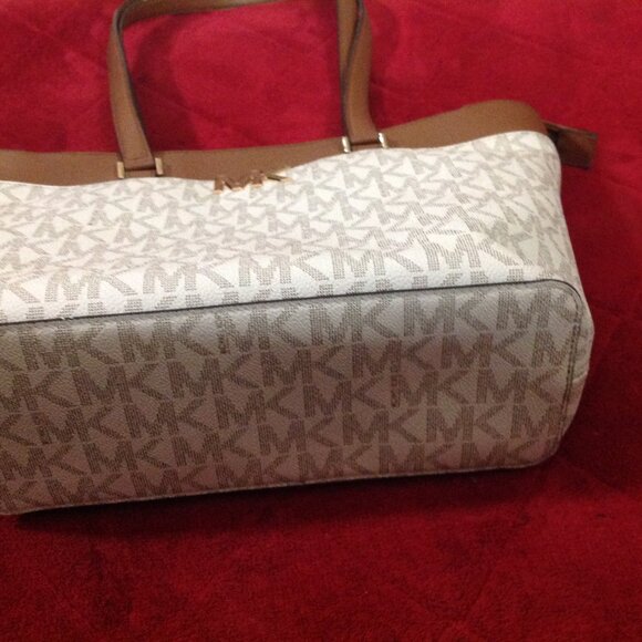 **Sale** Michael Kors Florence Signature Large Tote Purse READ LISTING - Picture 4 of 10